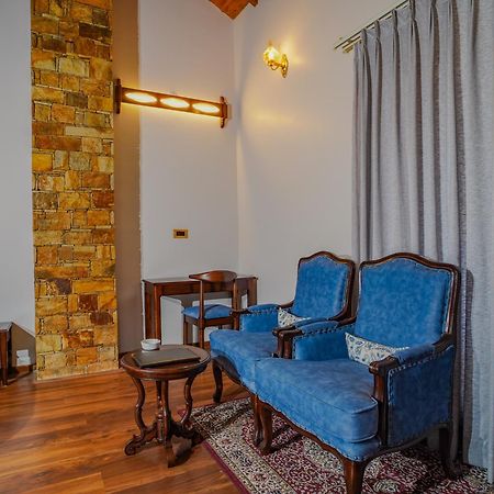 Neelesh Inn- A Luxury Lake View Hotel- 20 Kms From Nainital Bhimtal Ngoại thất bức ảnh