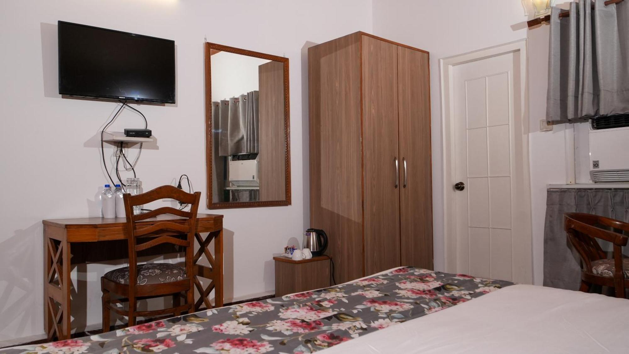 Neelesh Inn- A Luxury Lake View Hotel- 20 Kms From Nainital Bhimtal Ngoại thất bức ảnh