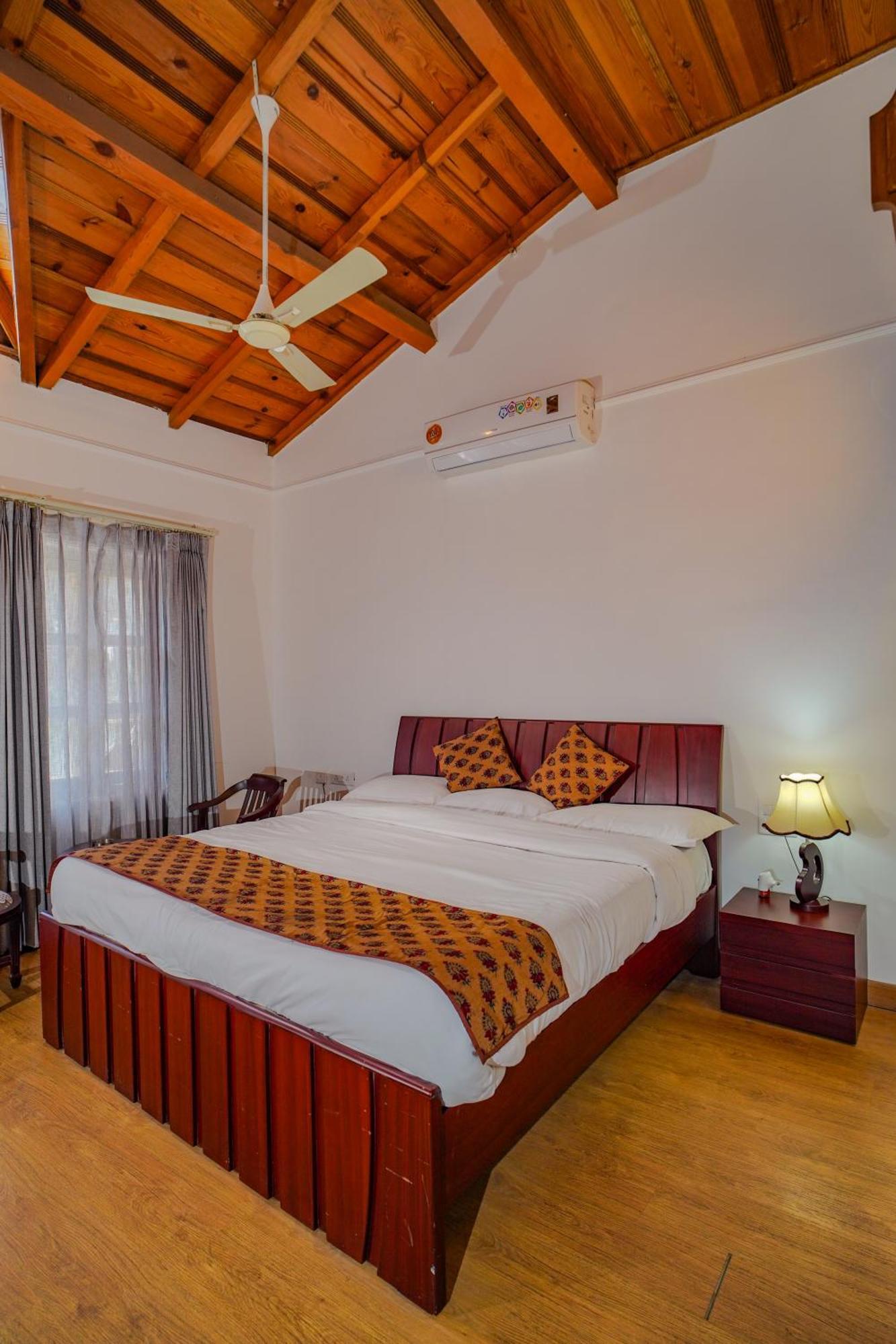 Neelesh Inn- A Luxury Lake View Hotel- 20 Kms From Nainital Bhimtal Ngoại thất bức ảnh