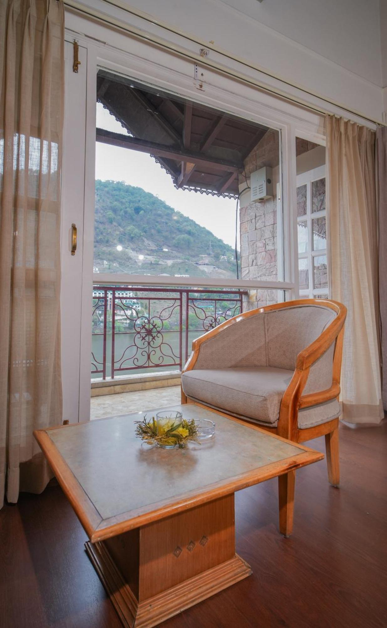 Neelesh Inn- A Luxury Lake View Hotel- 20 Kms From Nainital Bhimtal Ngoại thất bức ảnh