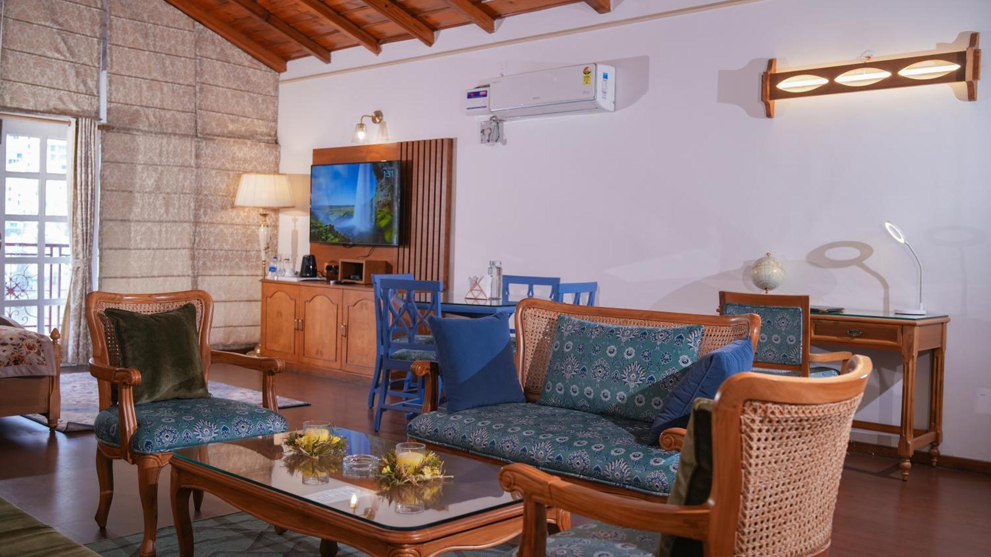 Neelesh Inn- A Luxury Lake View Hotel- 20 Kms From Nainital Bhimtal Ngoại thất bức ảnh
