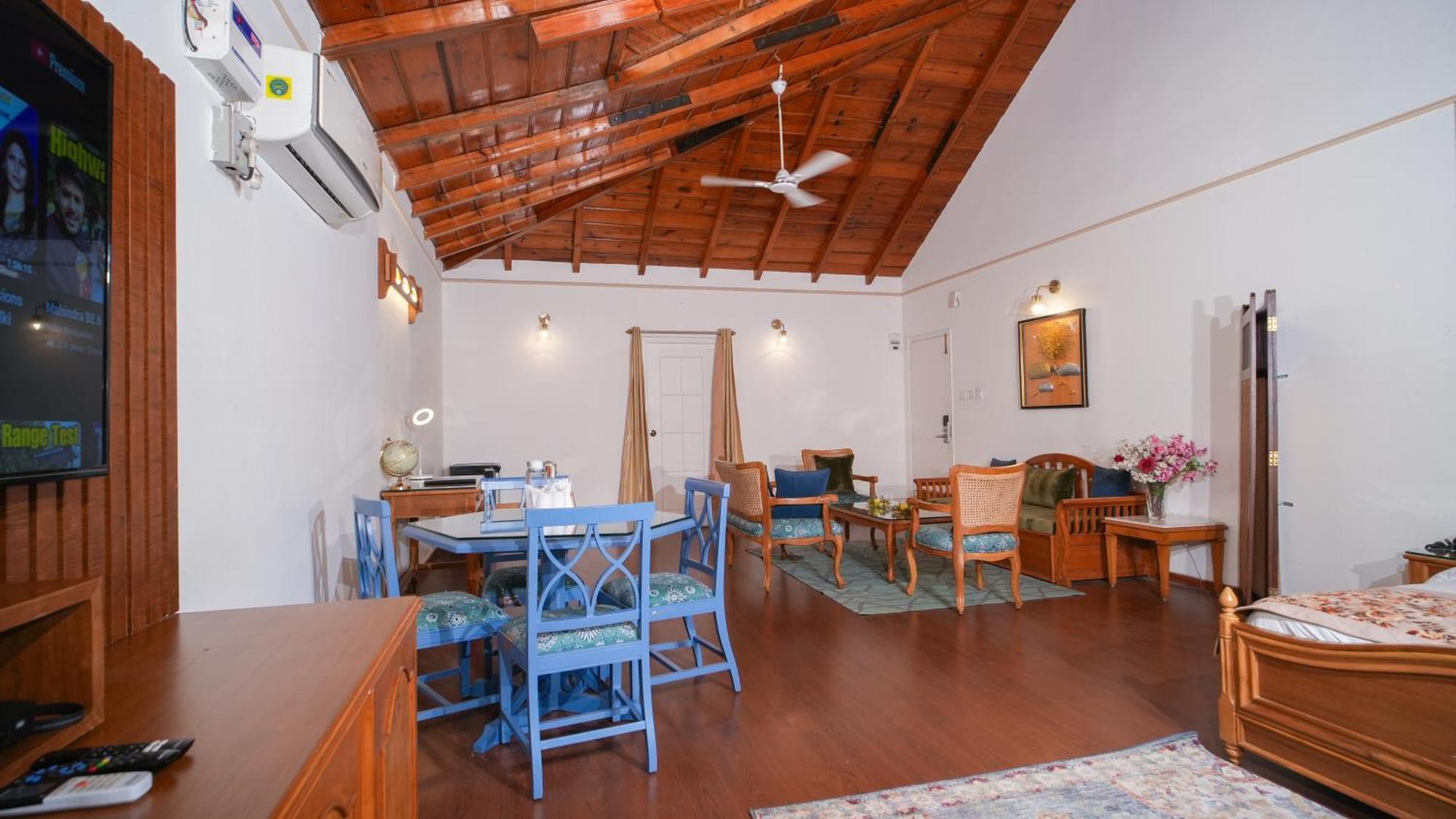 Neelesh Inn- A Luxury Lake View Hotel- 20 Kms From Nainital Bhimtal Ngoại thất bức ảnh