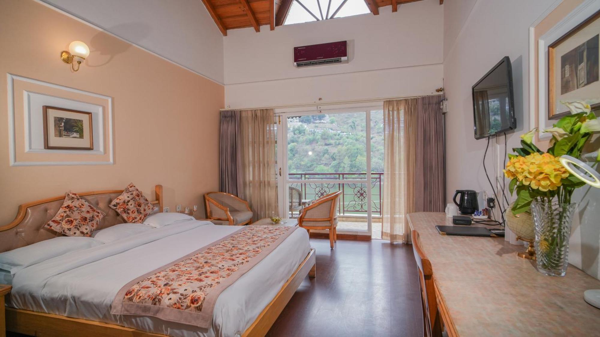 Neelesh Inn- A Luxury Lake View Hotel- 20 Kms From Nainital Bhimtal Ngoại thất bức ảnh