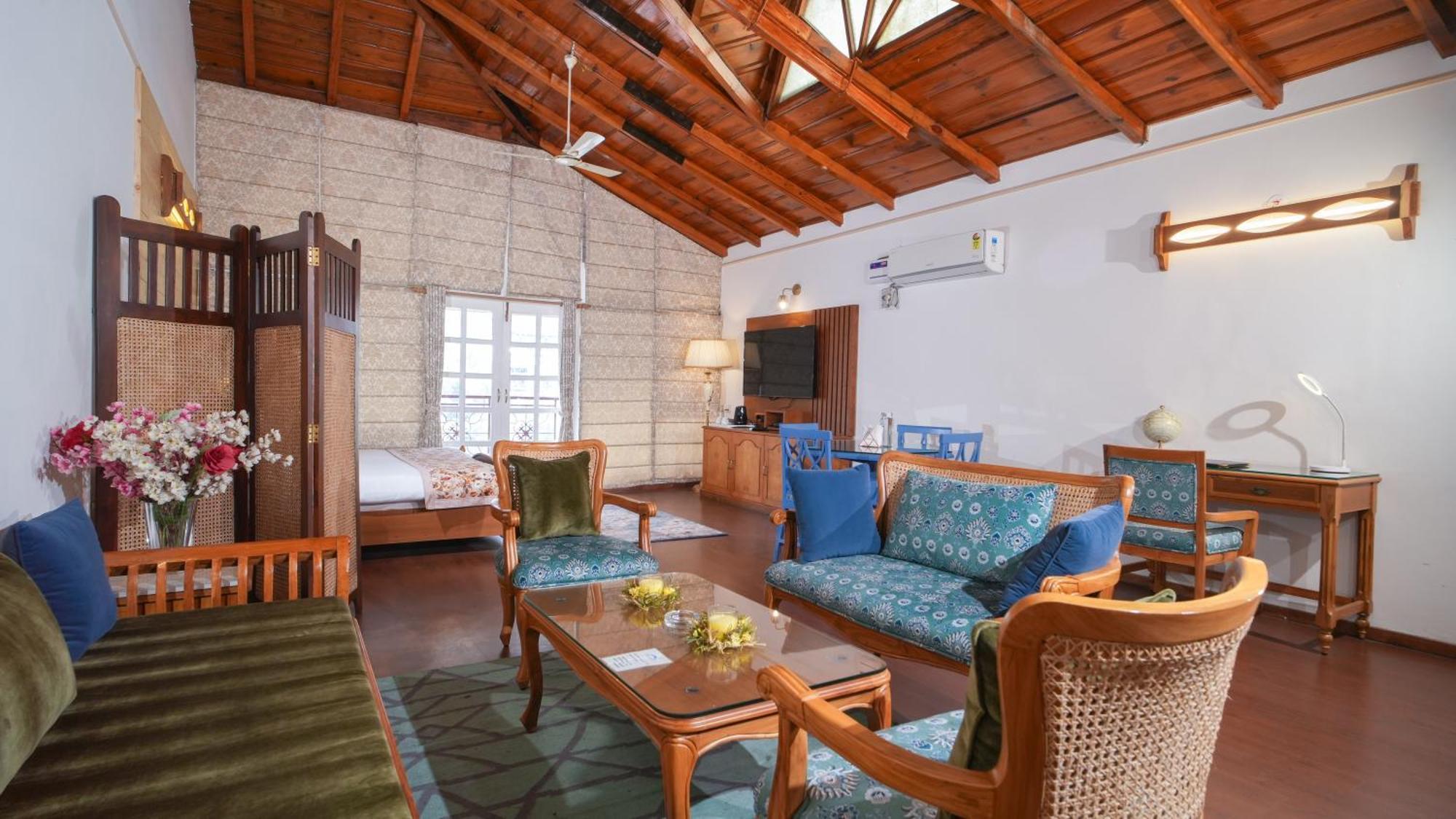 Neelesh Inn- A Luxury Lake View Hotel- 20 Kms From Nainital Bhimtal Ngoại thất bức ảnh