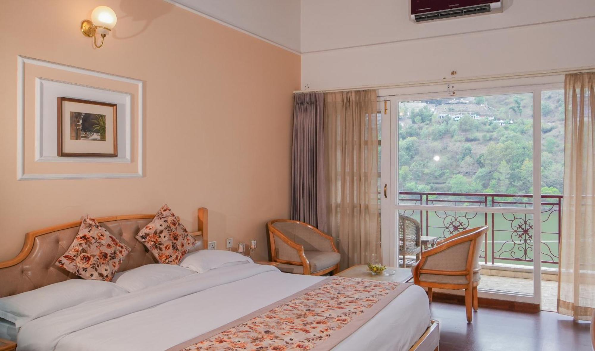 Neelesh Inn- A Luxury Lake View Hotel- 20 Kms From Nainital Bhimtal Ngoại thất bức ảnh