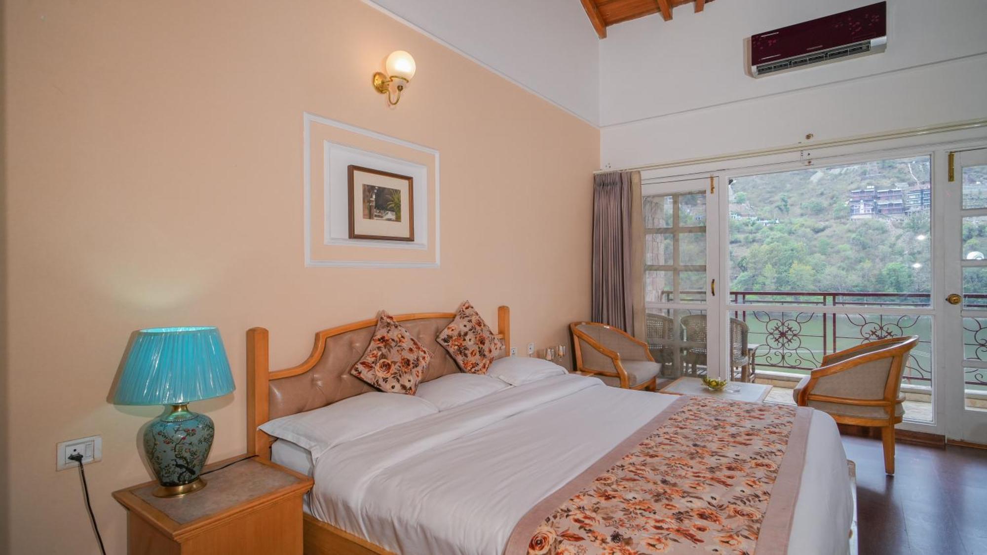 Neelesh Inn- A Luxury Lake View Hotel- 20 Kms From Nainital Bhimtal Ngoại thất bức ảnh