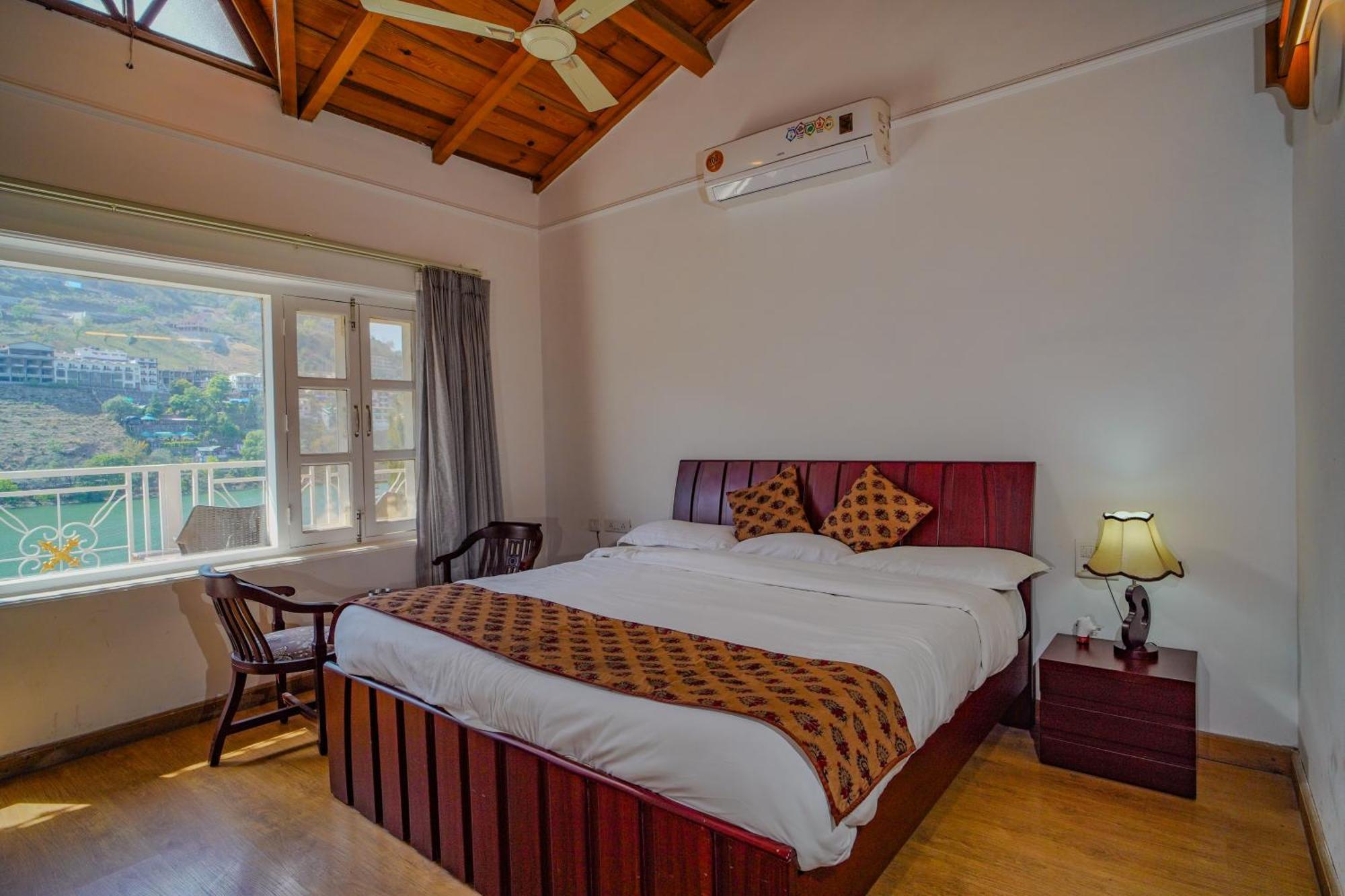 Neelesh Inn- A Luxury Lake View Hotel- 20 Kms From Nainital Bhimtal Ngoại thất bức ảnh