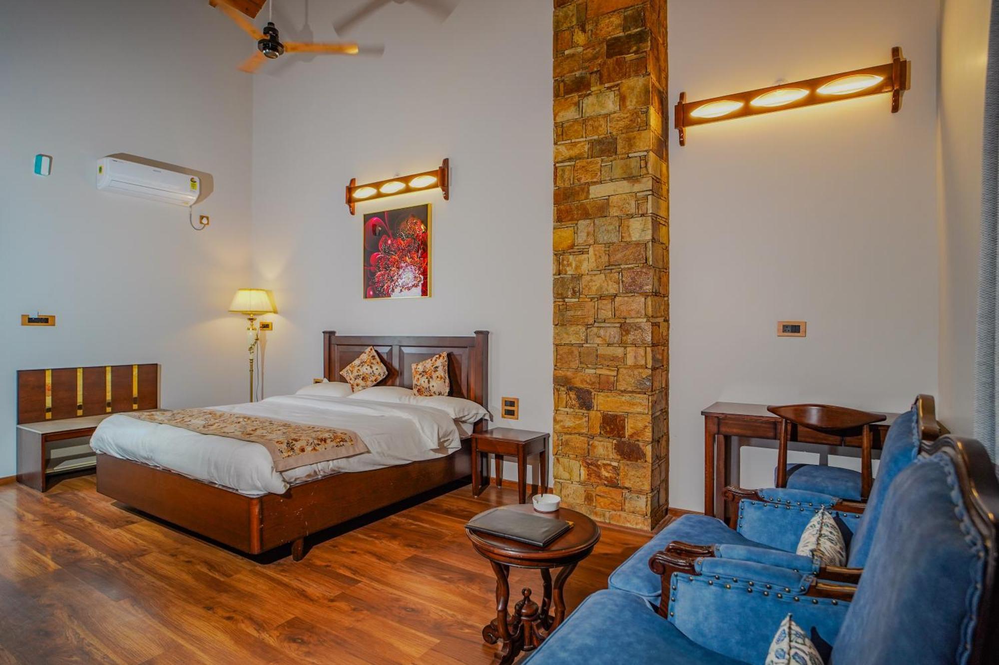 Neelesh Inn- A Luxury Lake View Hotel- 20 Kms From Nainital Bhimtal Ngoại thất bức ảnh
