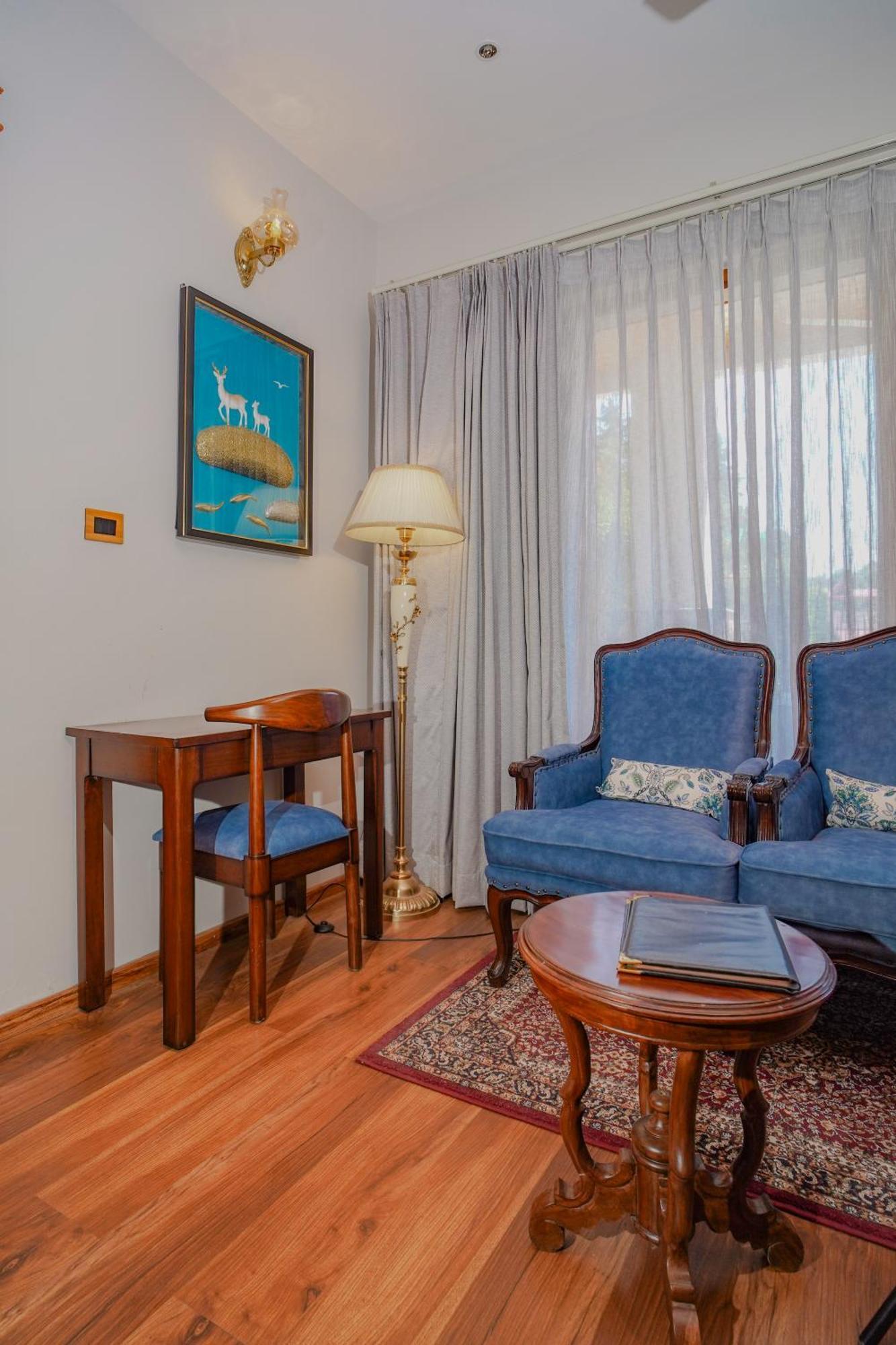 Neelesh Inn- A Luxury Lake View Hotel- 20 Kms From Nainital Bhimtal Ngoại thất bức ảnh
