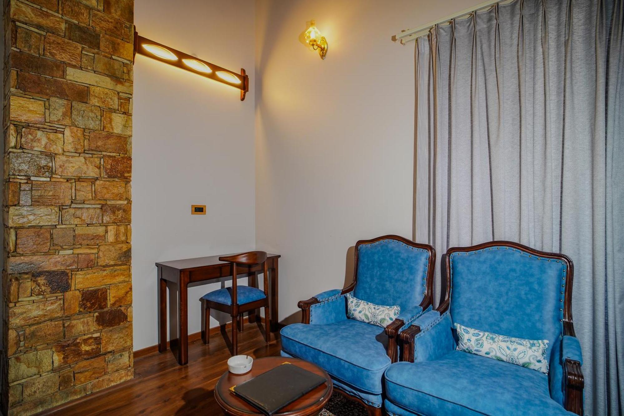 Neelesh Inn- A Luxury Lake View Hotel- 20 Kms From Nainital Bhimtal Ngoại thất bức ảnh