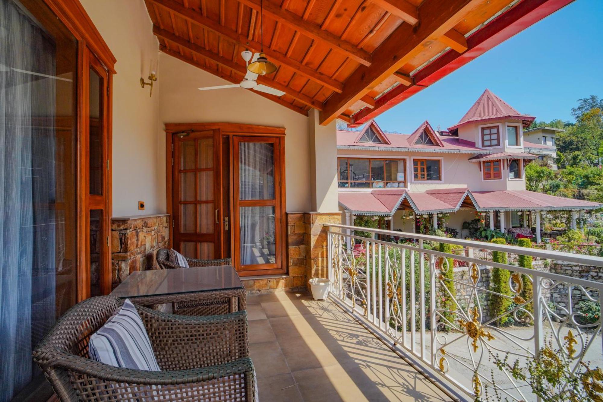 Neelesh Inn- A Luxury Lake View Hotel- 20 Kms From Nainital Bhimtal Ngoại thất bức ảnh