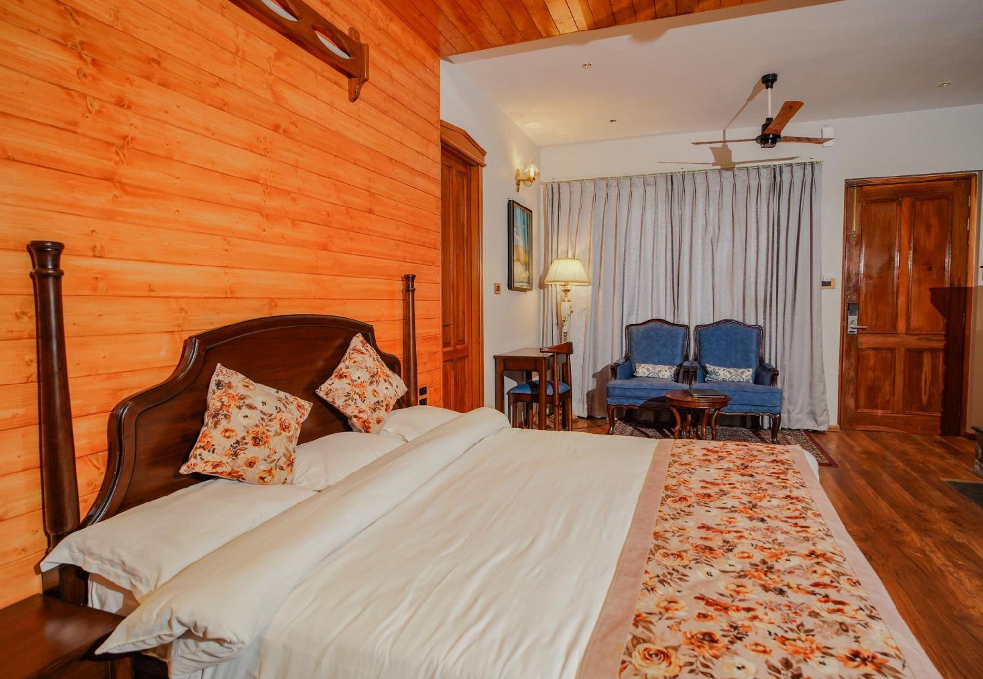 Neelesh Inn- A Luxury Lake View Hotel- 20 Kms From Nainital Bhimtal Ngoại thất bức ảnh