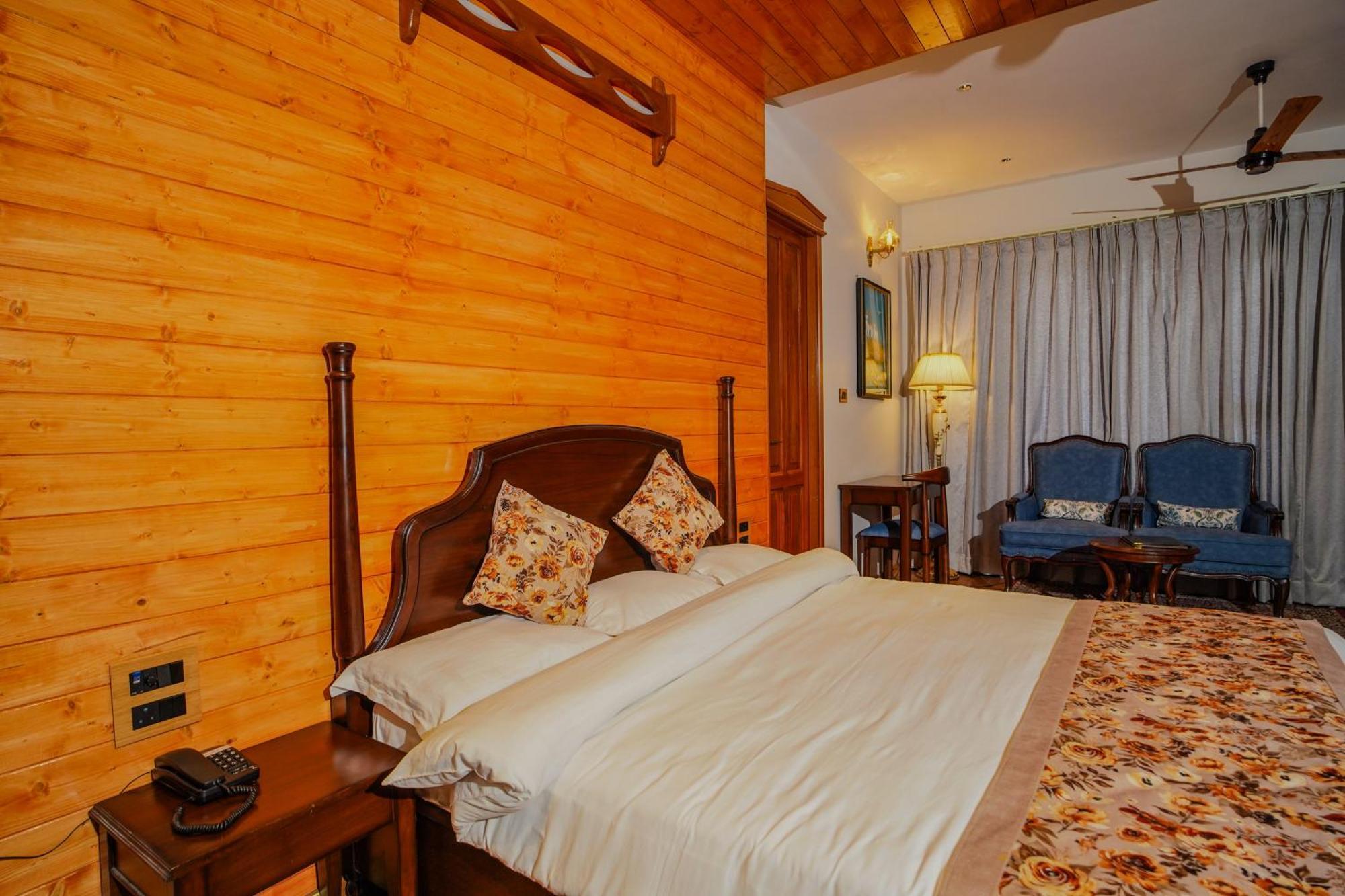 Neelesh Inn- A Luxury Lake View Hotel- 20 Kms From Nainital Bhimtal Ngoại thất bức ảnh